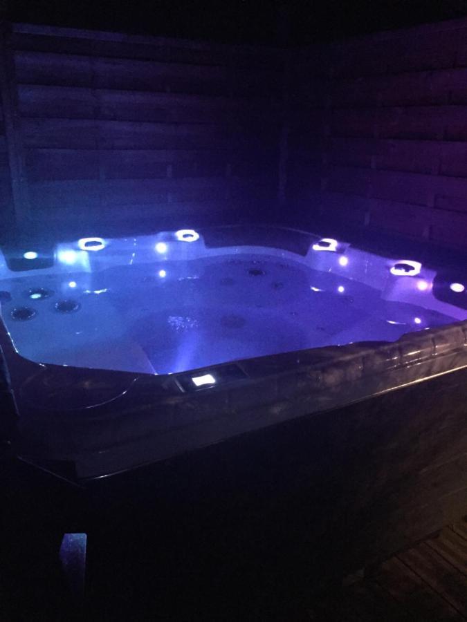 Les Nuits Insolites De La Mothe - Hebergement En Bulle Ou Tiny House Avec Spa Privatif Outremecourt エクステリア 写真