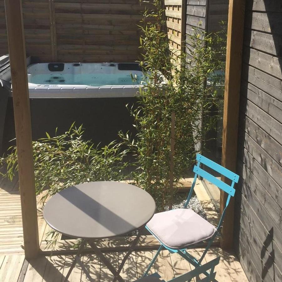 Les Nuits Insolites De La Mothe - Hebergement En Bulle Ou Tiny House Avec Spa Privatif Outremecourt エクステリア 写真
